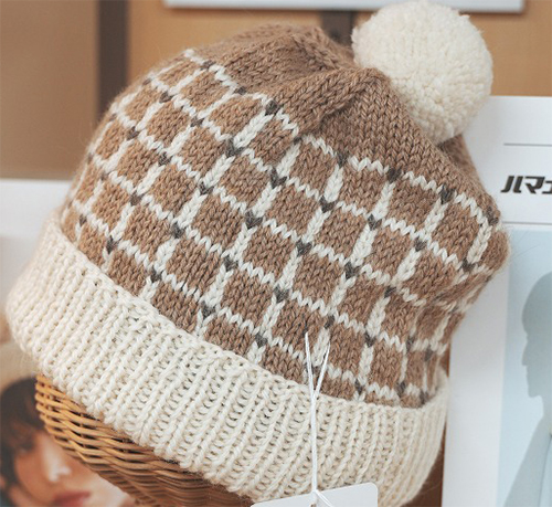 チェック柄の編み込みニット帽｜編み物キット | 毛糸のプロショップ